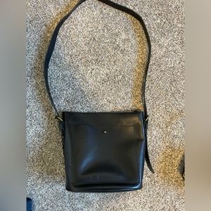 Madewell Transport black bucket bag